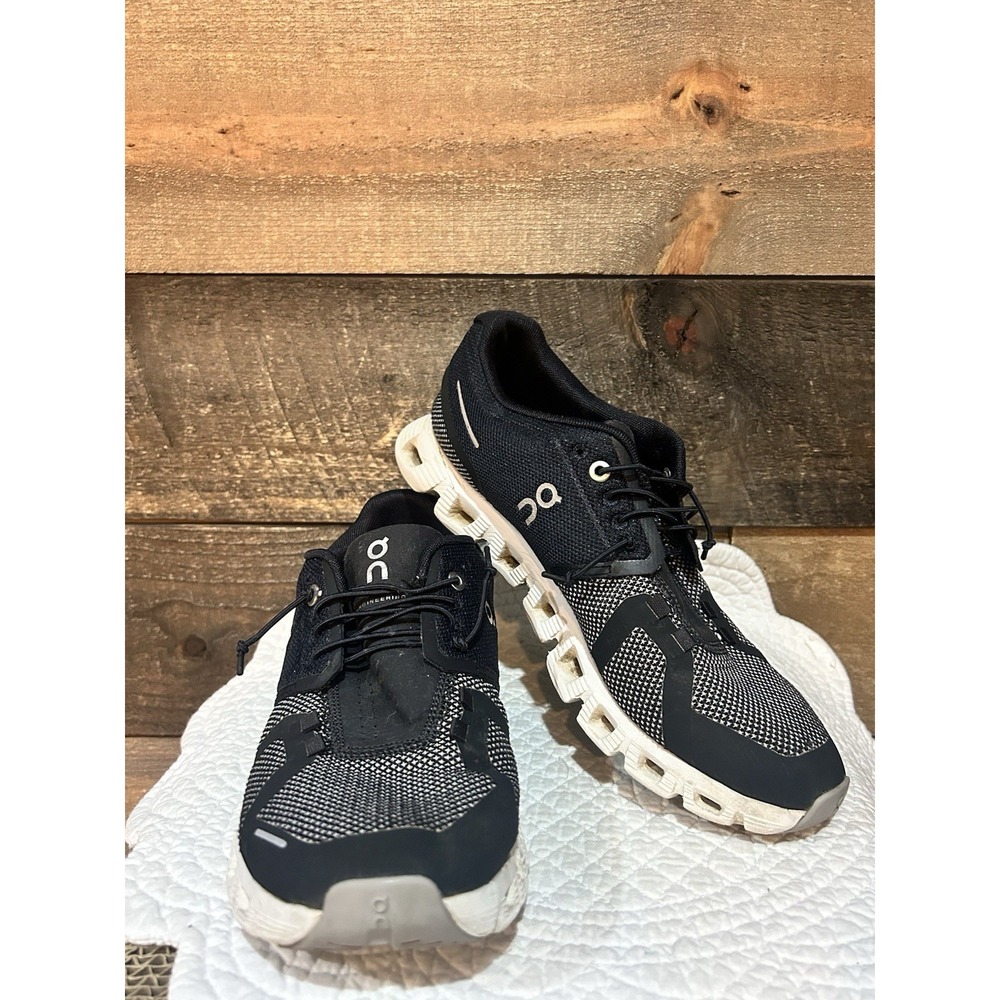 ON CLOUD RUNNING SHOES WOMEN'S SNEAKERS BLACK/ WHITE SIZE 8